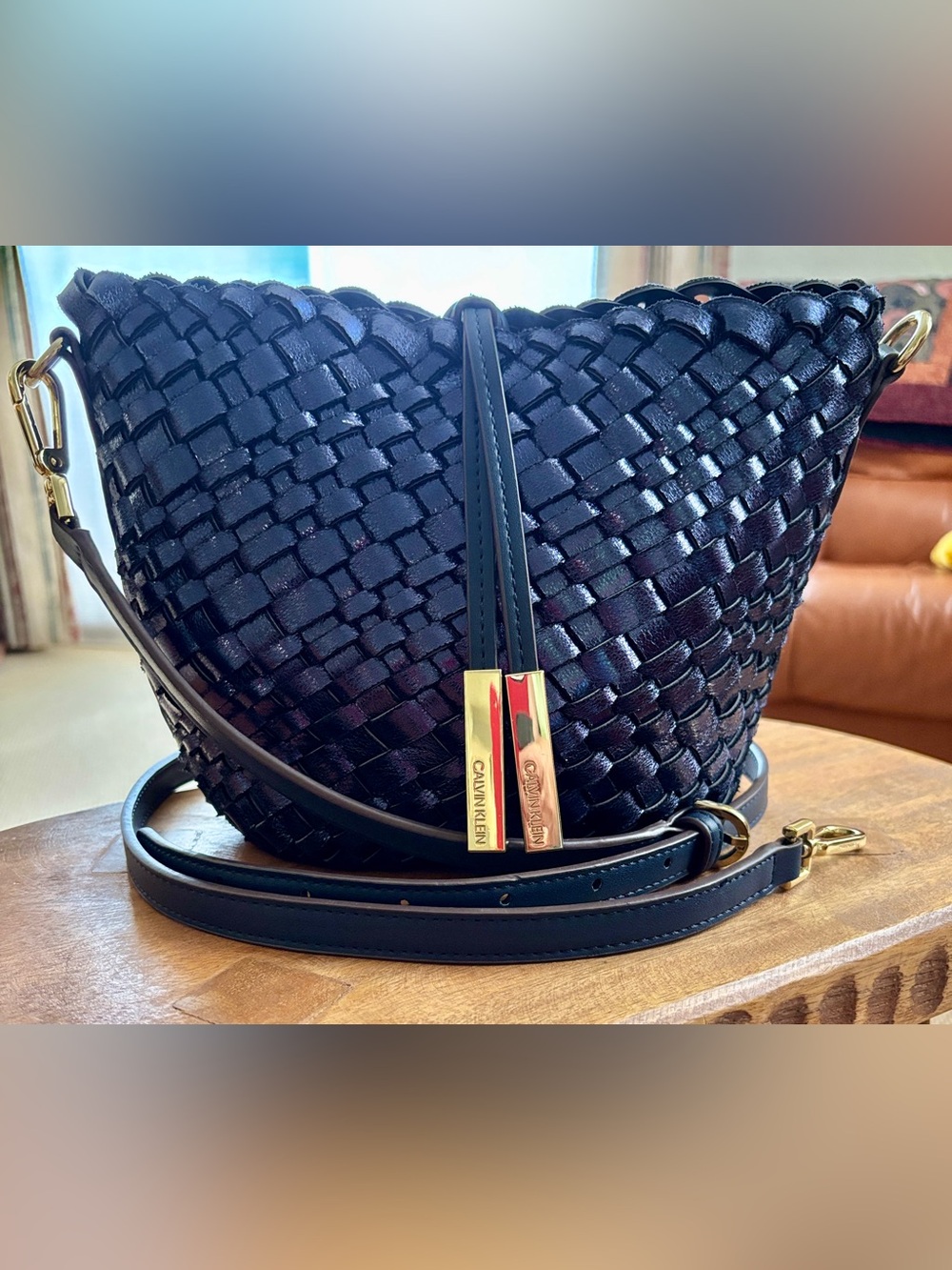 Calvin Klein Reversible Navy/Metallic Navy Woven Vegan Leather Crossbody Bag - Picture 1 of 12